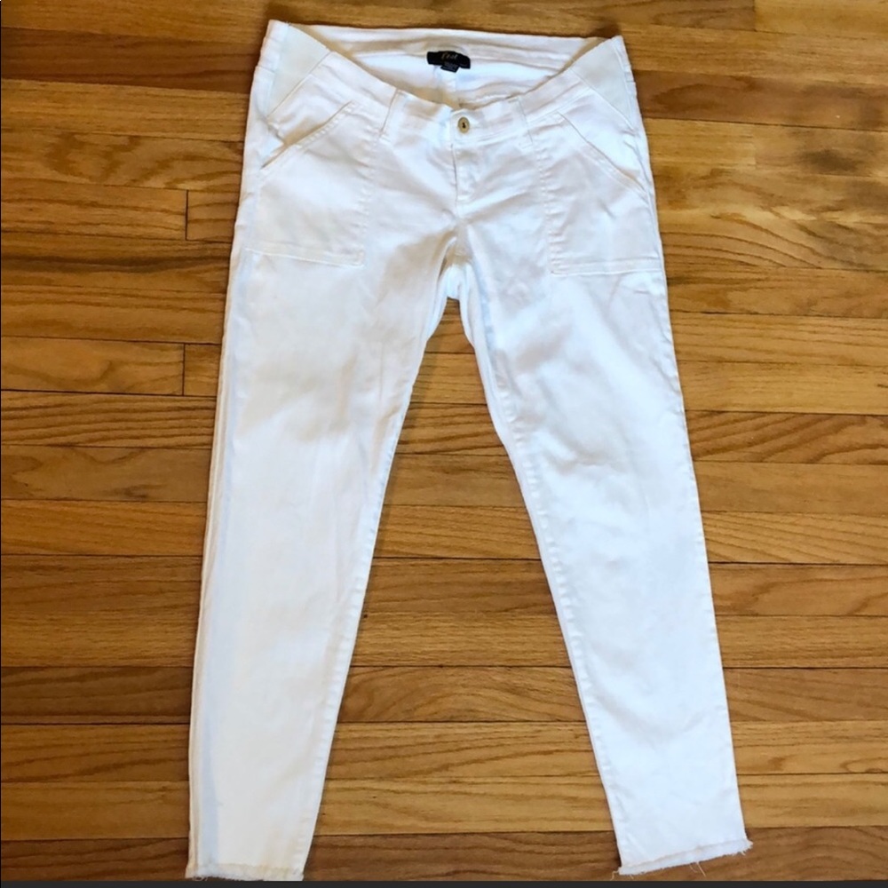 LED Luxe Essential Denim Distressed Hem White Jean